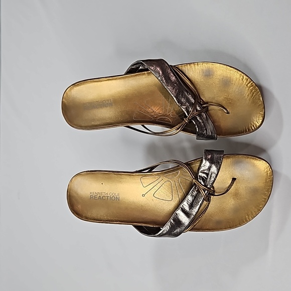 Kenneth Cole Reaction Yum Yum Bronze Metallic Thong Sandals Size 10 - Picture 1 of 9